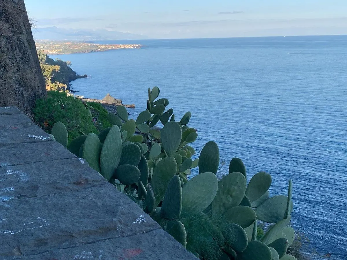 Terre Daci Apartments - Casa Vastea Acireale 0*,  Italia
